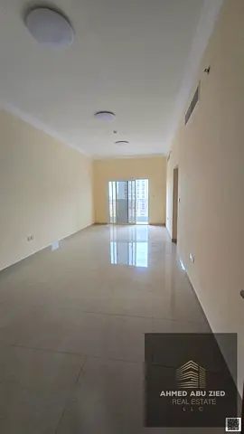 -اجمل وارقي شقه اول ساكن-تتكون من غرفتين بخزائن حائط-صاله بمساحه كبيره-بلكونه اطلاله مفتوحه-صيانات مجانيه طوال فتره الايجار-بالقرب من الخدمات-وموصلات