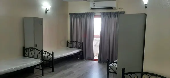 Bed Space available for ladies