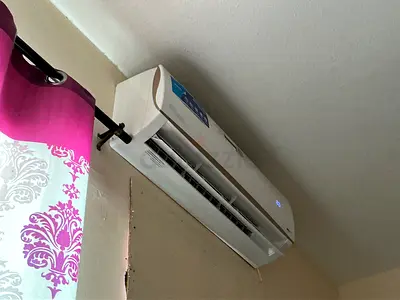 Used wall-mounted split AC - working condition