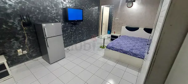 MASTER ROOM AVAILABLE