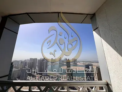 🏡 للإيجار السنوي – الشارقة / المجاز 3 | شركة الهادف للعقارات  ✨ فرصة مميزة لعشاق الإطلالات البحرية والسكن الراقي 🌊 شقة بتصميم أنيق وإطلالة مباشرة عل