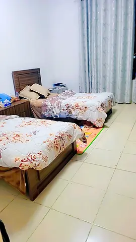 لبيع في عجمان شقة غرفتين وصالة في أبراج الهورايزون بموقع مميز قريب من سوق السمك ونيستو وبرج الساعة والسفير هايبر ماركت، تتميز الشقة بمساحة واسعة تبلغ