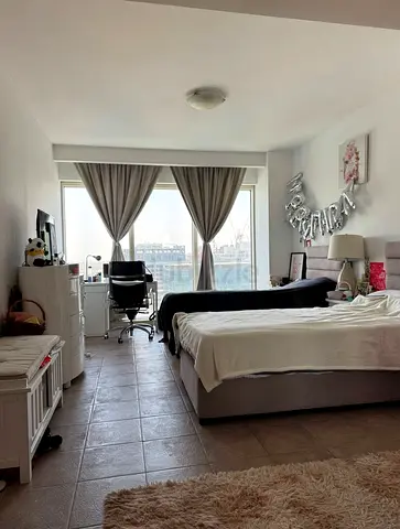 Bed Space in Master Room – DIFC Prime Location UP Tower