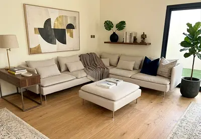 Corner Sofa – Good Condition Modern corner sofa available. Very comfortable and stylish design for l