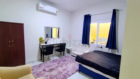 غرفة ماستر داخل فيلا بالبرشاء ٣  for (Arabs) master bedroom inside a villa in Al Barsha 3