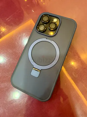 Selling my Apple iPhone with MagSafe-compatible protective case