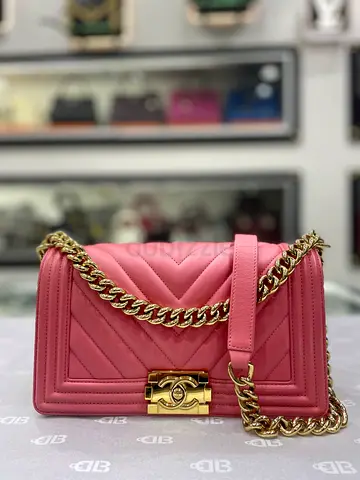 Chanel Pink Boy Flap Bag in Chevron Calfskin Old Mediu (Authentic/PreOwned)