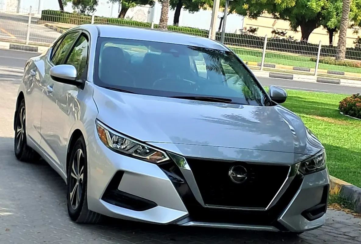 Nissan Sentra 2021 — photo 1 of 20