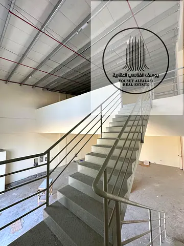 مستودع 3800 قدم مع ميزانين للإيجار بالجرف 3 الصناعية