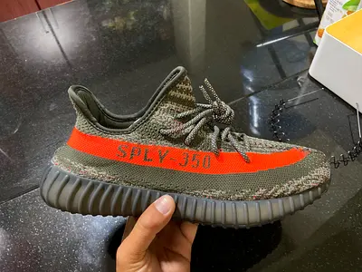 Yeezy 350 v2 Beluga Carbon size 10.5us
