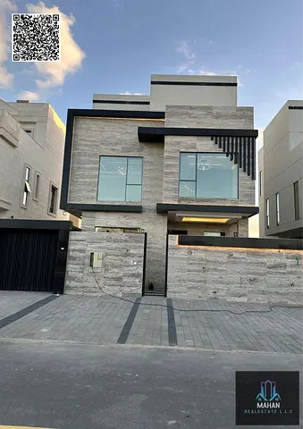 Premium 5BR Villa with Majlis, Swimming Pool & Roof Access