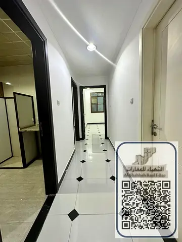 فرصة قوية للسكن الراقي في شقة غرفتين وصالة للإيجار السنوي في الروضة 3 – عجمان، موقع استراتيجي داخل منطقة حيوية متكاملة الخدمات، بالقرب من المدارس