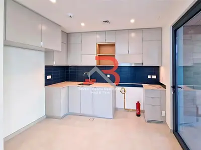Corner Unit | Unfurnished | Single Row | Spacious