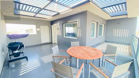 فيلا 3 غرف نوم + غرفة خادمة مفروشة بالكامل | 2,800 قدم² / 260 م² | الجزيرة الحمراء – رأس الخيمة | 120,000 درهم