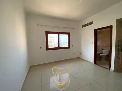 Large Studio with Central AC in Family Residence