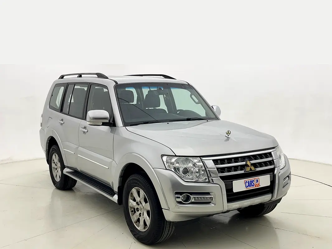 Mitsubishi Pajero 2020 — photo 1 of 13