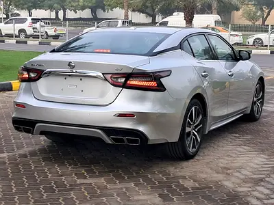 2020 Nissan MAXIMA 照片 2