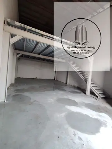 للإيجار السنوي – مستودع عملي بمساحة مناسبة في عجمان الصناعية 1 | كهرباء جيدة وسعر تنافسي مناسب للأعمال