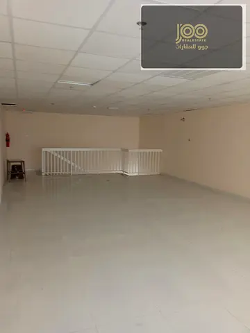 محل مميز – مساحة واسعة ومناسب لجميع الأنشطة