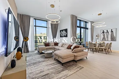 12 CHEQ OPTION| UPGRADED | LUXURY- MODERN