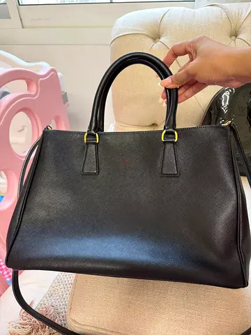 Black structured leather tote handbag with shoulder strap AUTHENTIC 100%