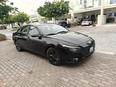 25-28 Km/litre - 2022 Elantra Hybrid