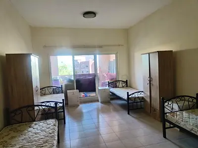 Gents bed space available near DIP metro