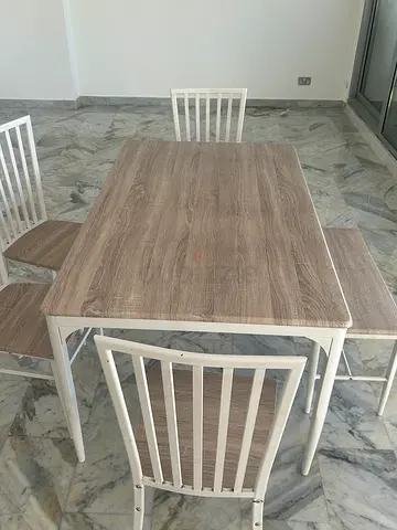 6 seater dining table ( good condition )