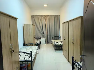 Ladies Bed space available near DIP metro