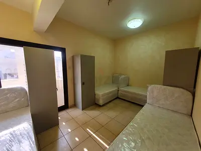 Executive Male Bed Space available in Bur Dubai