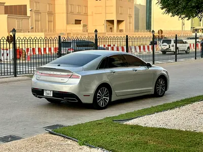 صورة 2 لـ 2017 Lincoln MKZ