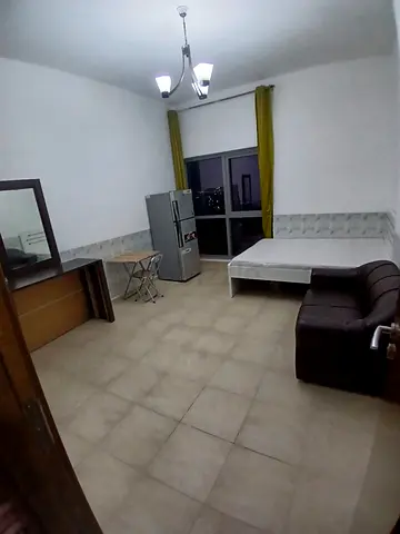 masterbedrooms available with attched washroom for couple or ladis near dubai border