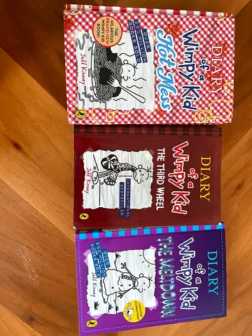 3 tomes Diary of a wimpy kid