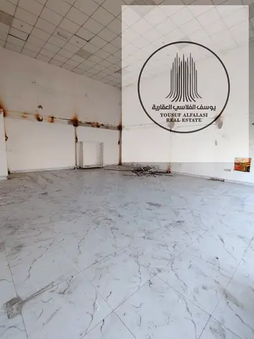 للإيجار السنوي – محلات تجارية على شارع رئيسي في عجمان الصناعية 1 بموقع حيوي ومساحة مثالية لجذب العملاء