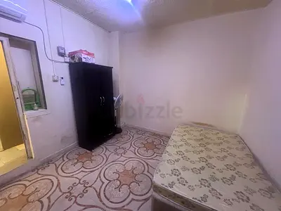 Fully furnished single bachelor room available @ 1000