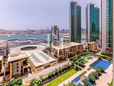 Balcony | Prime Location | Marina View