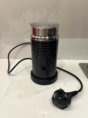 Nespresso Aeroccino 3 Milk Frother Black - Complete Standalone Unit