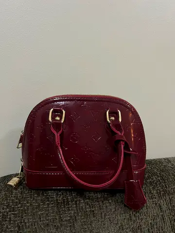 Louis Vuitton Alma BB Vernis
