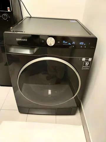 Samsung Front Load Washer/Dryer Combo machine 11kg washer 8kg full dryer like new condition