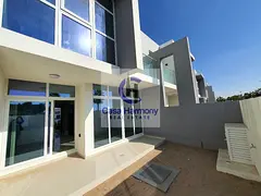 Single Row | Close to the Pool | Corner Plot