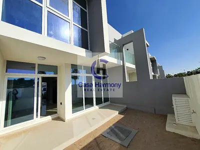 Single Row | Close to the Pool | Corner Plot