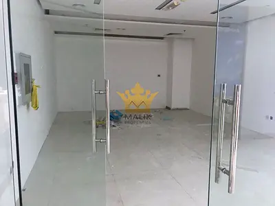 Fitted SHOP on Manama Street