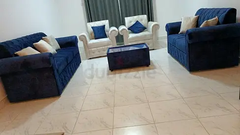 Cozy Chic Sofa – كنبة شيك مريحة