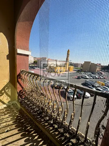 عائد استثماري مرتفع | وحدة مؤجرة | شقة واسعة بغرفة نوم واحدة | مجمع إسبانيا T-04 | شرفة وإطلالات مفتوحة