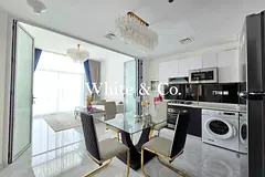 Vacant | Directly on Metro | Furnished