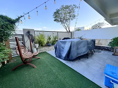 Landscaped | Single Row | Close To Pool