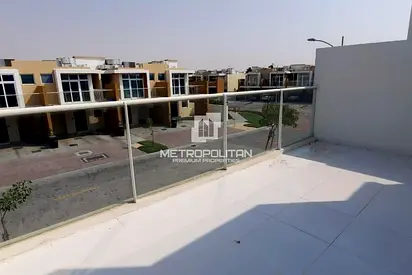 VOT | High ROI | Close to Exit | 3BR | Balcony