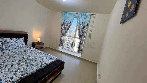 Master bedroom available for monthly rent.