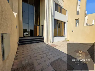 ارقي واشيك فيلا كورنر للإيجار في الزاهية، عجمان: 2000 قدم، طابقين مع رووف، 4 غرف ماستر، صالة، مجلس، مطبخ، غرفة خادمة وحوش واسع. موقع متميز جداجدا