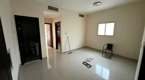 شقة غرفه وصاله كورنيش عجمان بنايه جديده  _ بلكونه عدد 2 حمام _ السعر30,000 درهم سنوياً _ موقع حيوي سهل المخرج الي دبي والشارقه